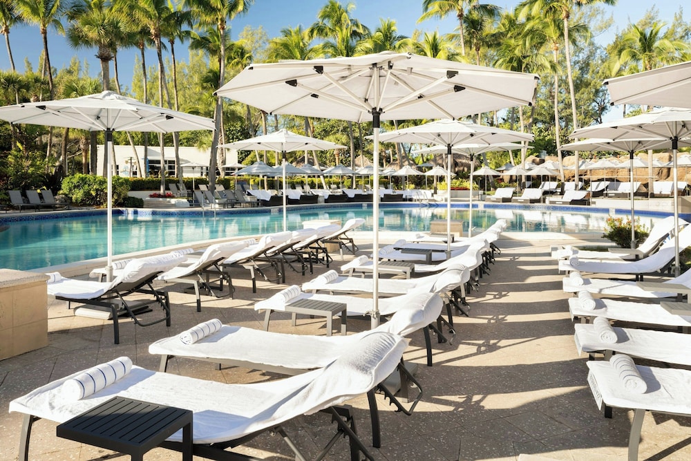 Fort Lauderdale Marriott Harbor Beach Resort & Spa — Swimming pool in Fort Lauderdale, Florida