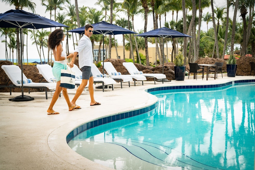 Fort Lauderdale Marriott Harbor Beach Resort & Spa — Swimming pool in Fort Lauderdale, Florida