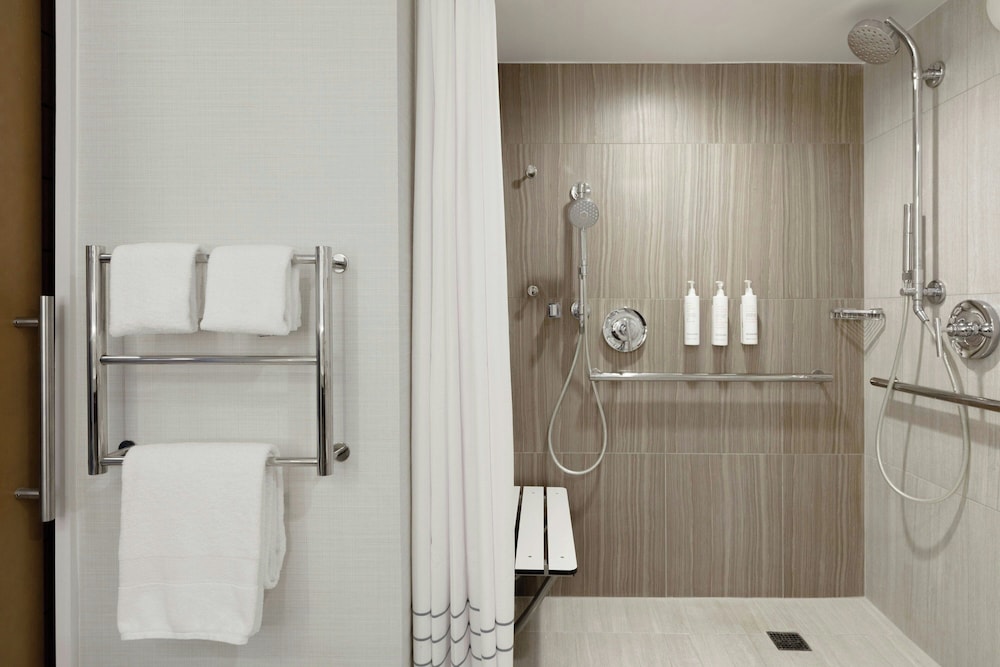 Fort Lauderdale Marriott Harbor Beach Resort & Spa — Hotel rooms in Fort Lauderdale, Florida
