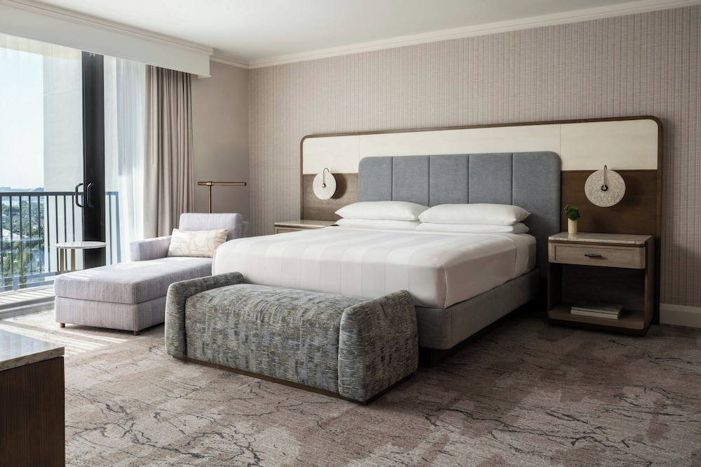 Fort Lauderdale Marriott Harbor Beach Resort & Spa — Hotel rooms in Fort Lauderdale, Florida