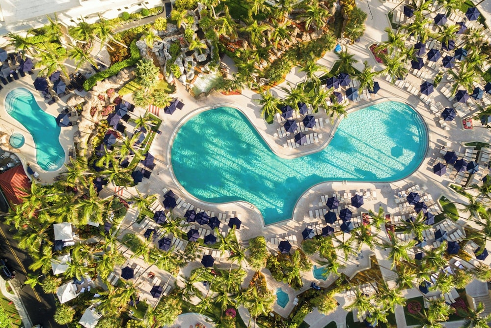 Fort Lauderdale Marriott Harbor Beach Resort & Spa — Swimming pool in Fort Lauderdale, Florida