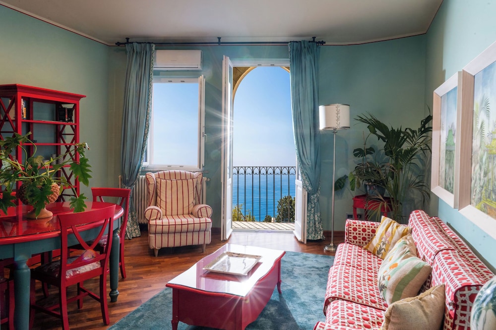 HOTEL VILLA CARLOTTA — Hotel rooms in Taormina, Sicily