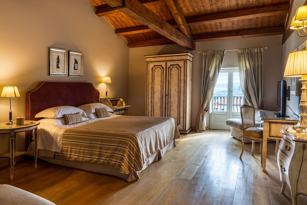 HOTEL VILLA CARLOTTA — Hotel rooms in Taormina, Sicily