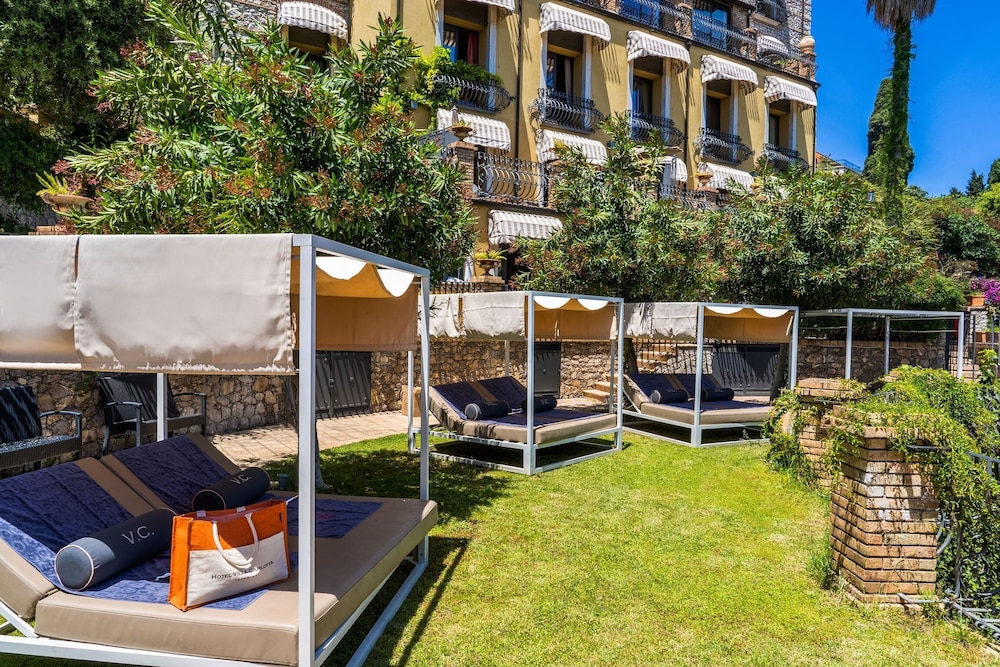 HOTEL VILLA CARLOTTA — Hotel building in Taormina, Sicily