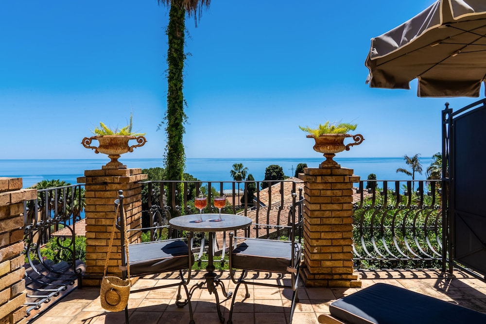 HOTEL VILLA CARLOTTA - zdjęcie 3