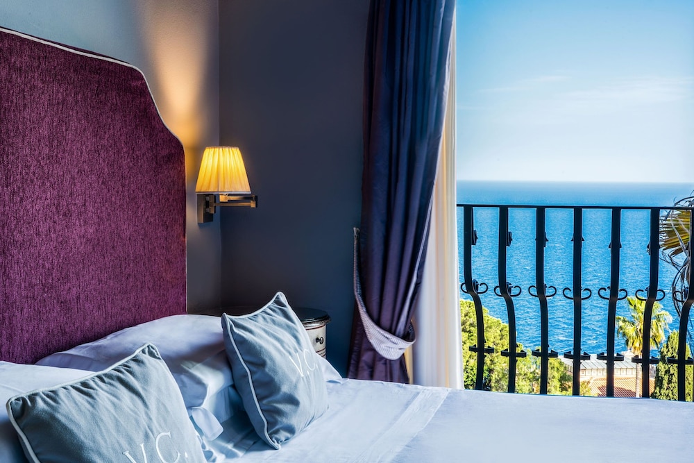 HOTEL VILLA CARLOTTA — Hotel rooms in Taormina, Sicily