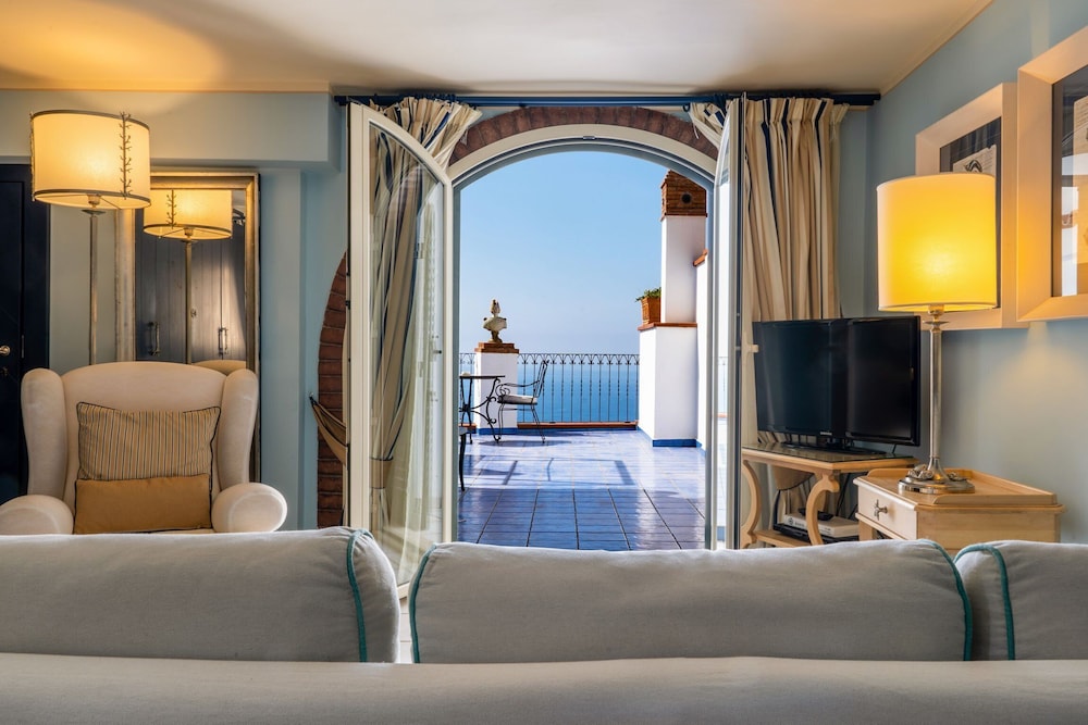 HOTEL VILLA CARLOTTA — Hotel rooms in Taormina, Sicily
