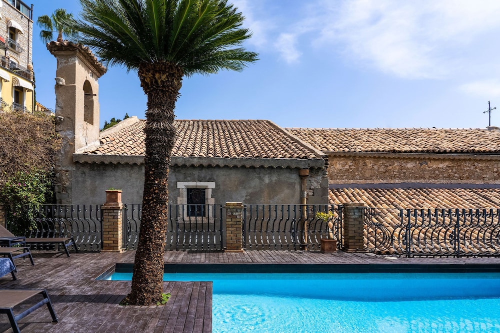 HOTEL VILLA CARLOTTA — Swimming pool in Taormina, Sicily