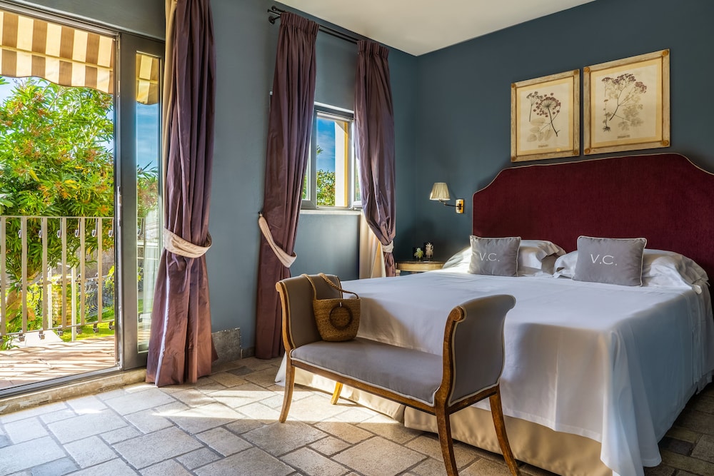 HOTEL VILLA CARLOTTA — Hotel rooms in Taormina, Sicily
