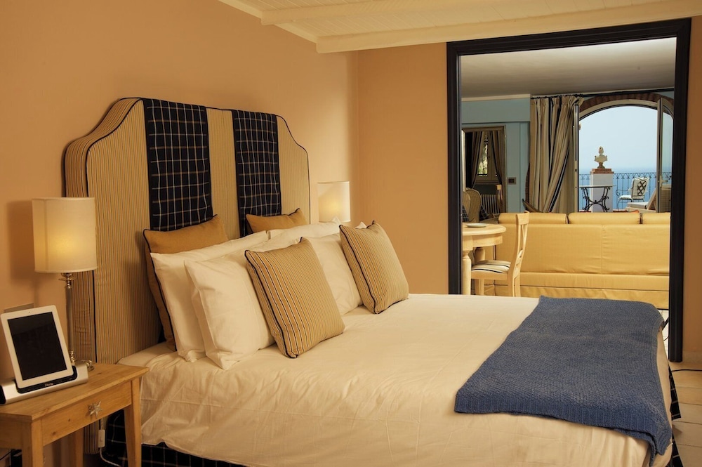 HOTEL VILLA CARLOTTA — Hotel rooms in Taormina, Sicily