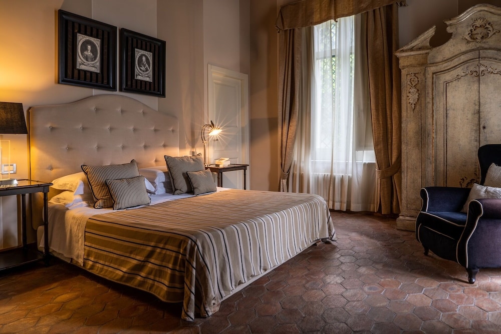 HOTEL VILLA CARLOTTA — Hotel rooms in Taormina, Sicily