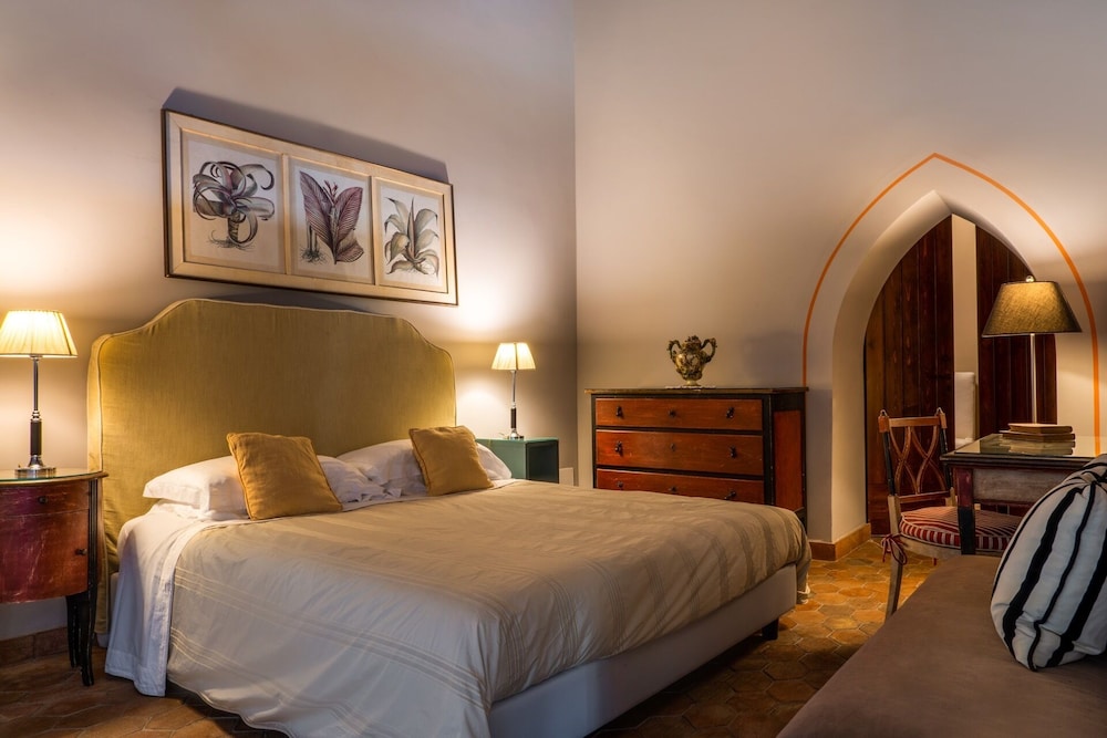 HOTEL VILLA CARLOTTA — Hotel rooms in Taormina, Sicily