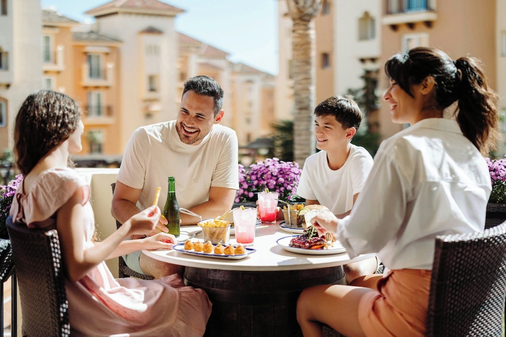 Marriott's Marbella Beach Resort — Restaurant & bars in Marbella, Andalusia