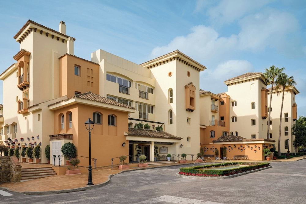 Marriott's Marbella Beach Resort — Hotel building in Marbella, Andalusia