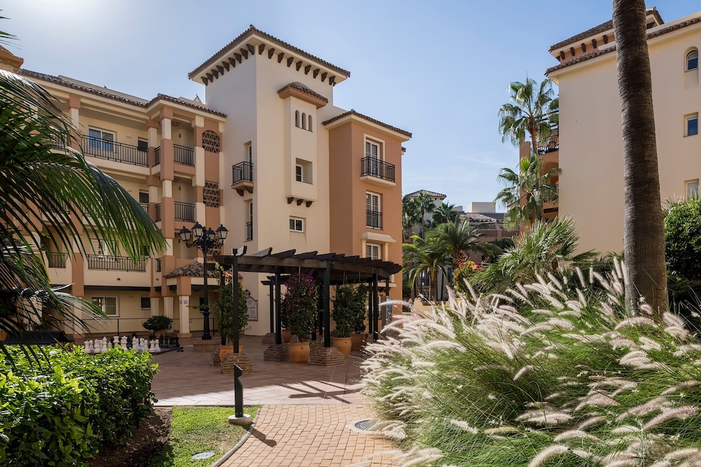 Marriott's Marbella Beach Resort — Hotel building in Marbella, Andalusia