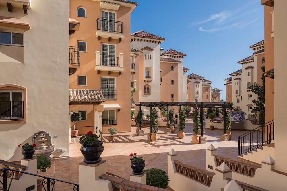 Marriott's Marbella Beach Resort — Hotel building in Marbella, Andalusia