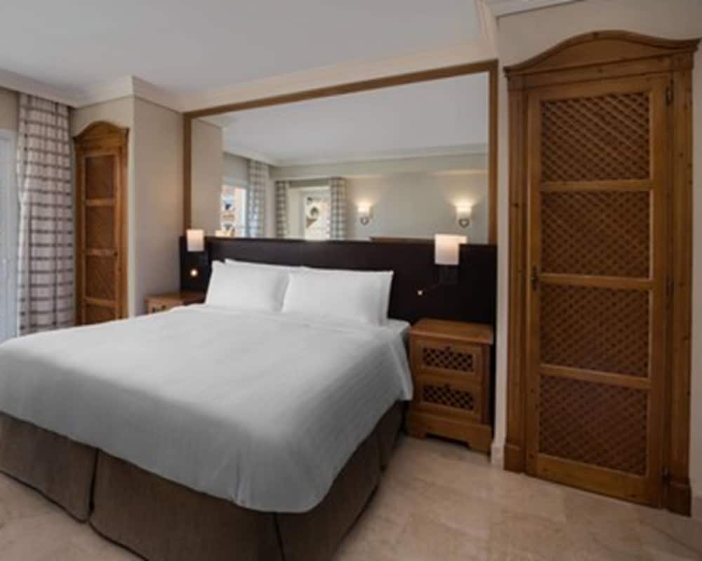Marriott's Marbella Beach Resort — Hotel rooms in Marbella, Andalusia