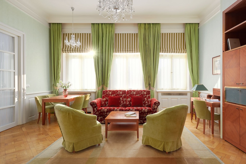 Ventana Hotel Prague — Hotel rooms in Prague, Prague