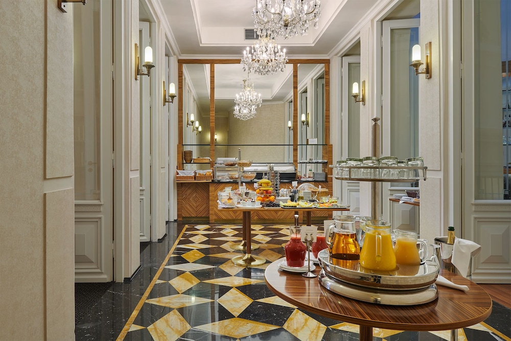 Ventana Hotel Prague — Restaurant & bars in Prague, Prague