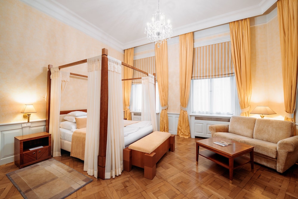 Ventana Hotel Prague — Hotel rooms in Prague, Prague
