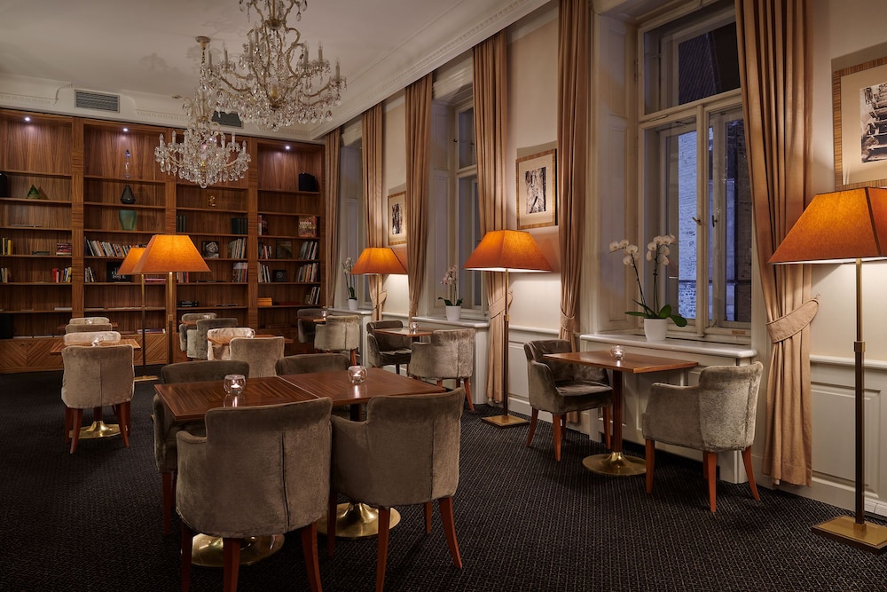 Ventana Hotel Prague — Restaurant & bars in Prague, Prague