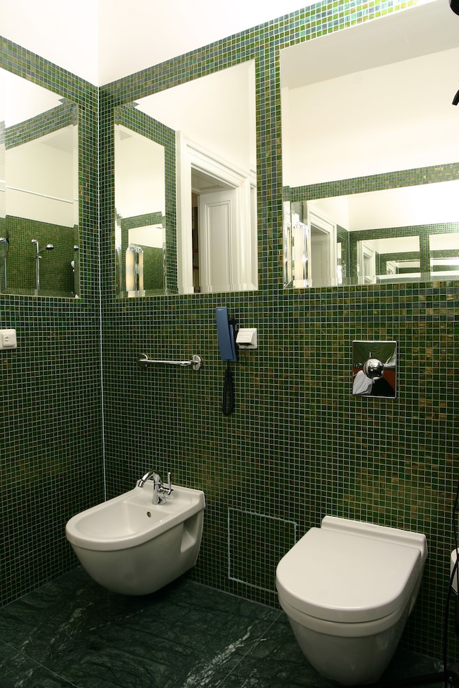 Ventana Hotel Prague — Hotel rooms in Prague, Prague