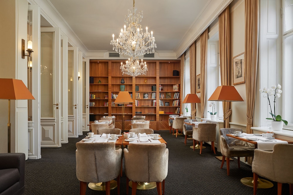 Ventana Hotel Prague — Restaurant & bars in Prague, Prague