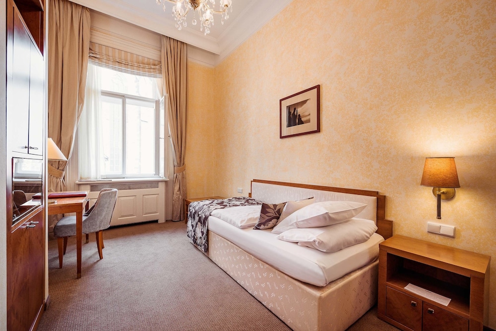 Ventana Hotel Prague — Hotel rooms in Prague, Prague