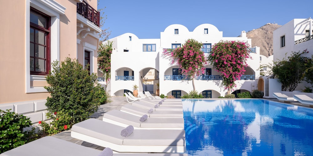 Veggera Hotel — Swimming pool in Perissa, South Aegean