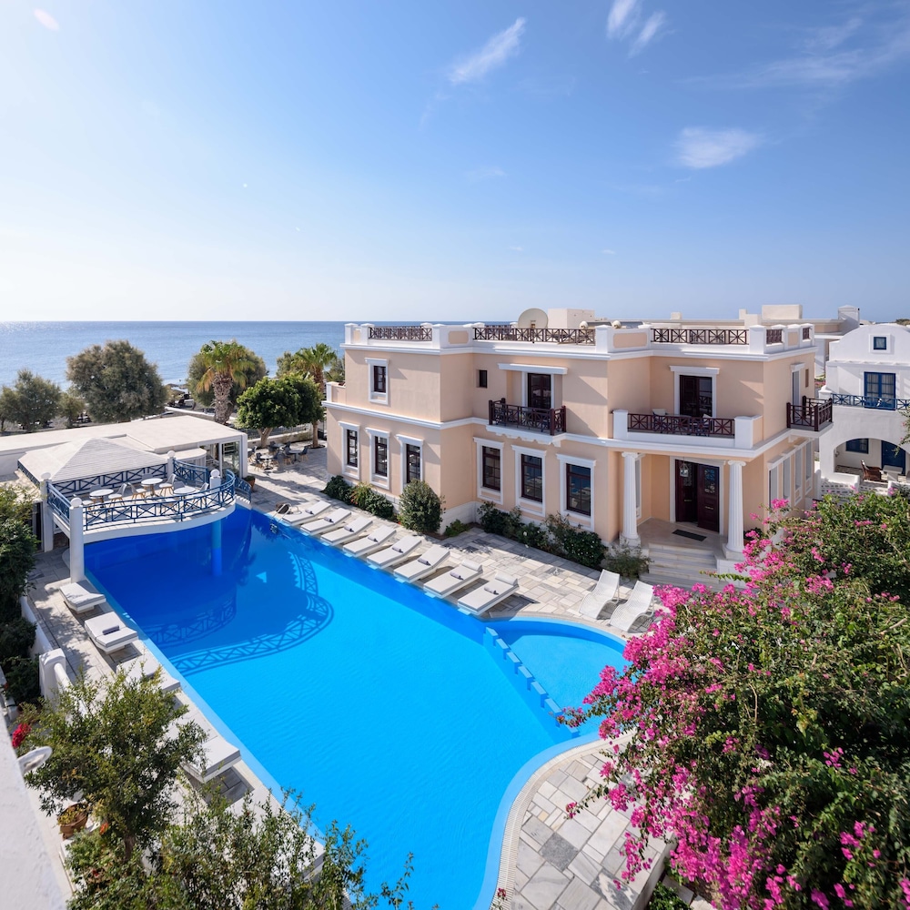 Veggera Hotel — Main photo in Perissa, South Aegean