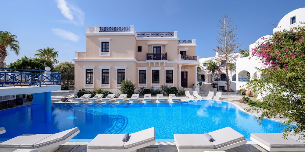 Veggera Hotel — Swimming pool in Perissa, South Aegean