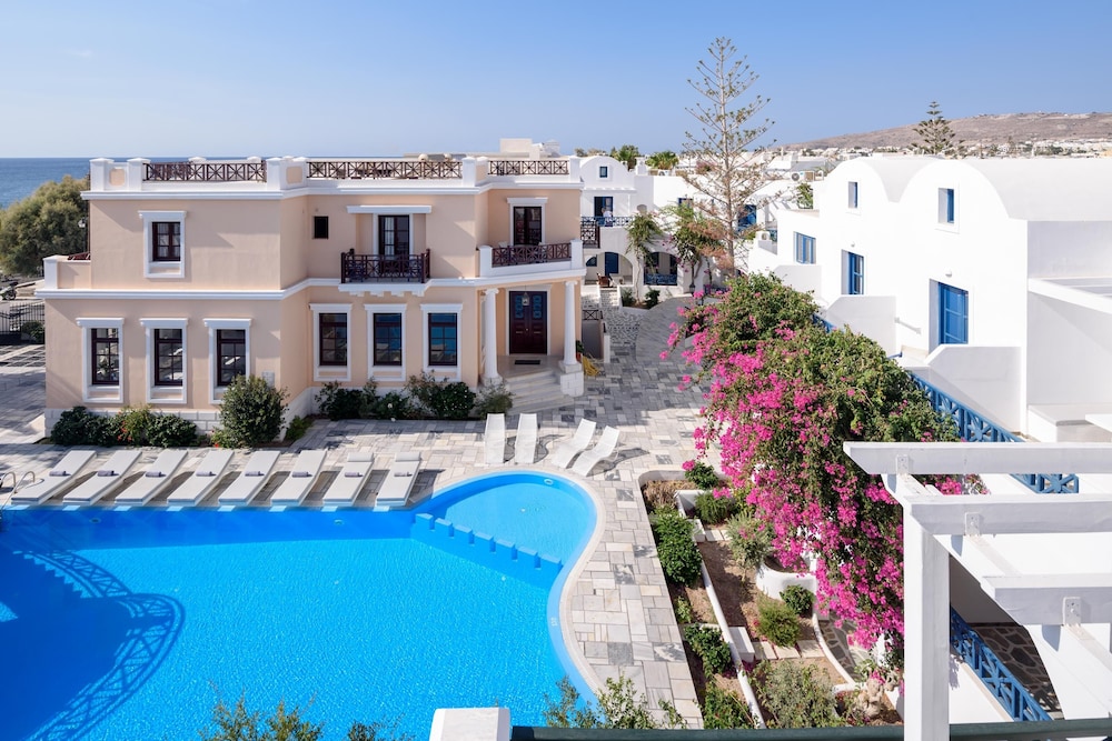 Veggera Hotel — Swimming pool in Perissa, South Aegean