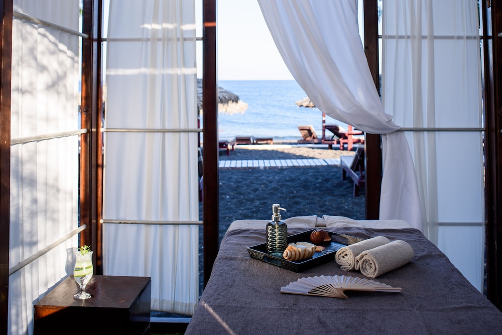 Veggera Hotel — Spa in Perissa, South Aegean