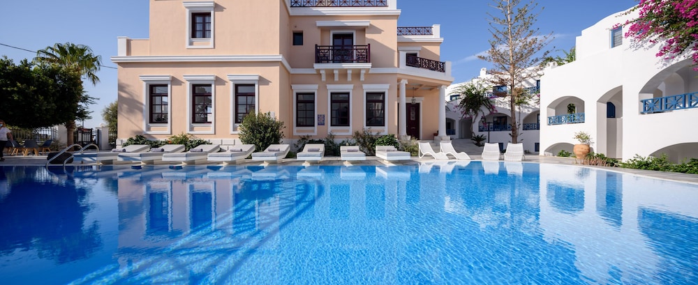 Veggera Hotel — Swimming pool in Perissa, South Aegean