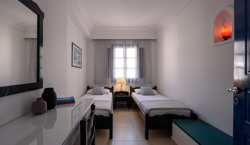 Veggera Hotel — Hotel rooms in Perissa, South Aegean
