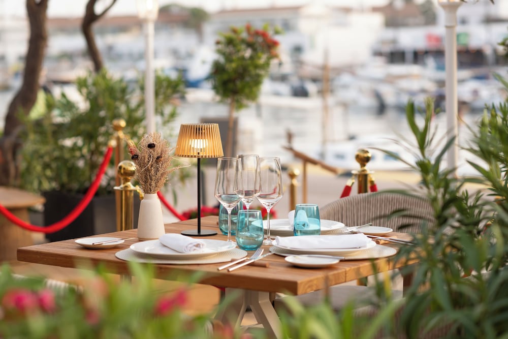 Valentin Star Menorca - Adults Only — Restaurant & bars in Cala'n Bosch, Balearic Islands