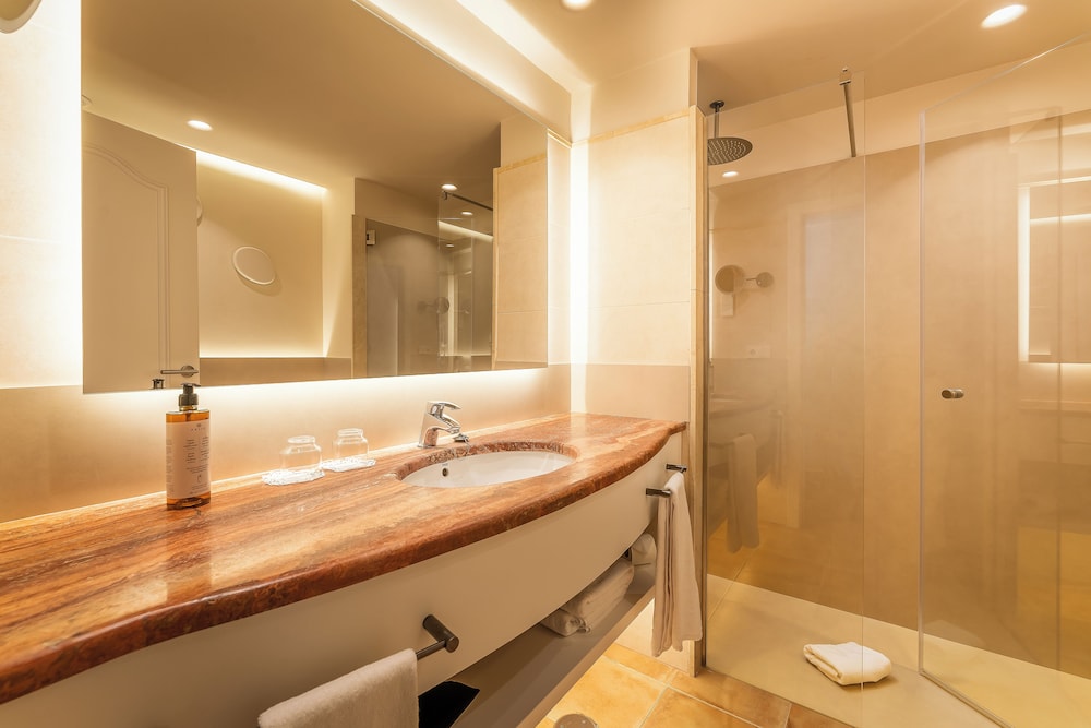 Valentin Star Menorca - Adults Only — Hotel rooms in Cala'n Bosch, Balearic Islands