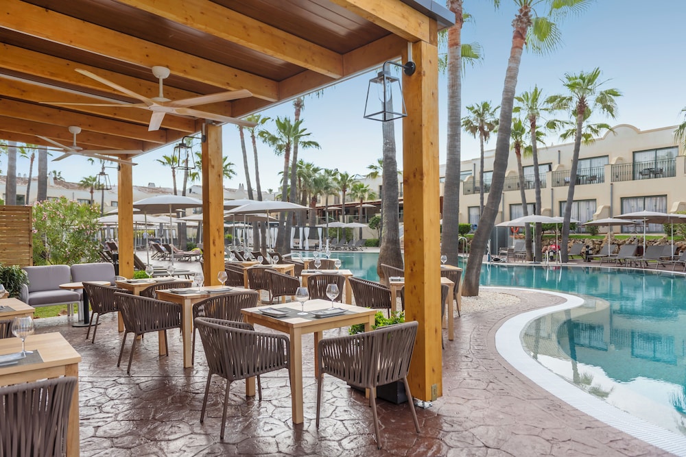 Valentin Star Menorca - Adults Only — Restaurant & bars in Cala'n Bosch, Balearic Islands