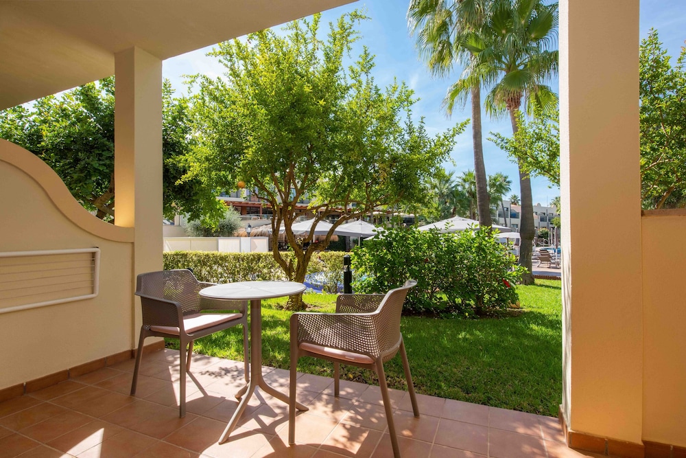 Valentin Star Menorca - Adults Only — Hotel building in Cala'n Bosch, Balearic Islands