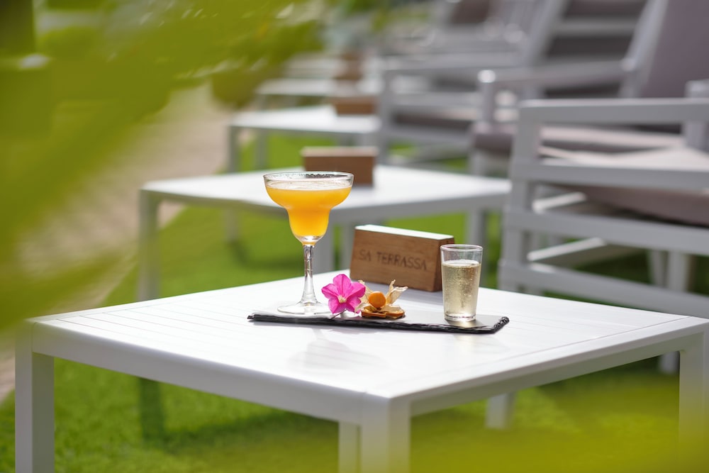Valentin Star Menorca - Adults Only — Restaurant & bars in Cala'n Bosch, Balearic Islands