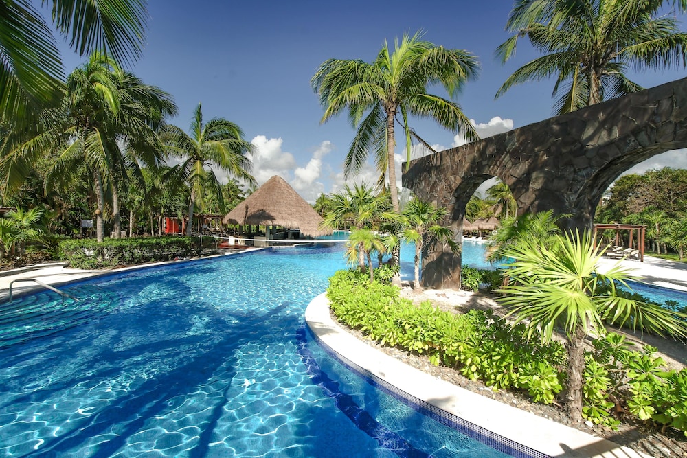 Valentin Imperial Rivera Maya All Inclusive - Adults Only — Pool in Playa del Carmen, Quintana Roo