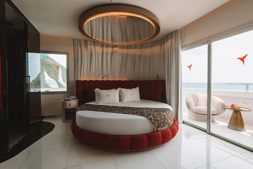 The Unexpected Ibiza Hotel - Ushuaïa Club entrance included — Hotel rooms in Playa d'en Bossa, Balearic Islands