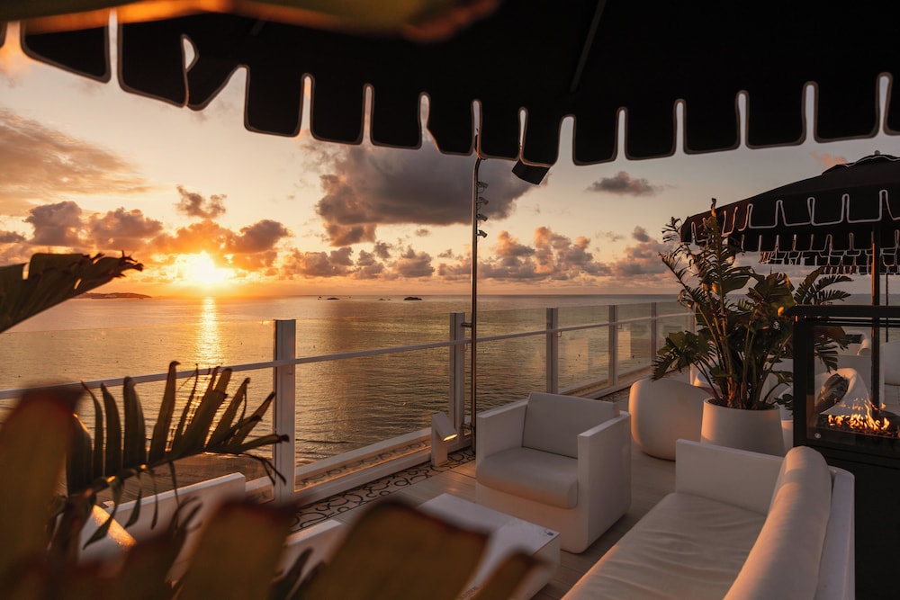 The Unexpected Ibiza Hotel - Ushuaïa Club entrance included — Restaurant & bars in Playa d'en Bossa, Balearic Islands