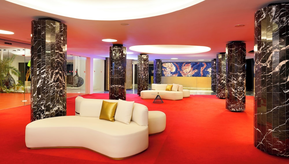 The Unexpected Ibiza Hotel - Ushuaïa Club entrance included — Hotel building in Playa d'en Bossa, Balearic Islands