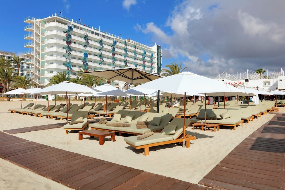 The Unexpected Ibiza Hotel - Ushuaïa Club entrance included — Beach in Playa d'en Bossa, Balearic Islands