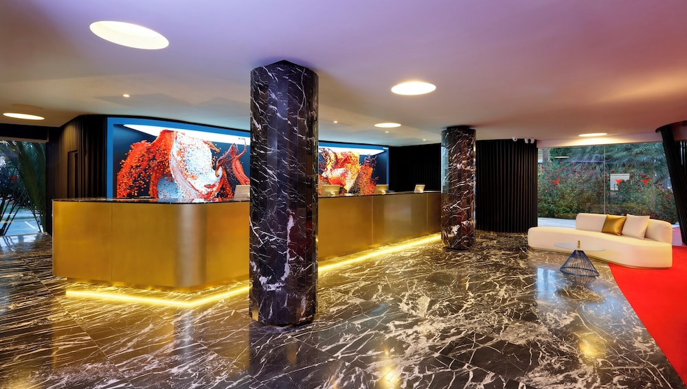 The Unexpected Ibiza Hotel - Ushuaïa Club entrance included — Hotel building in Playa d'en Bossa, Balearic Islands