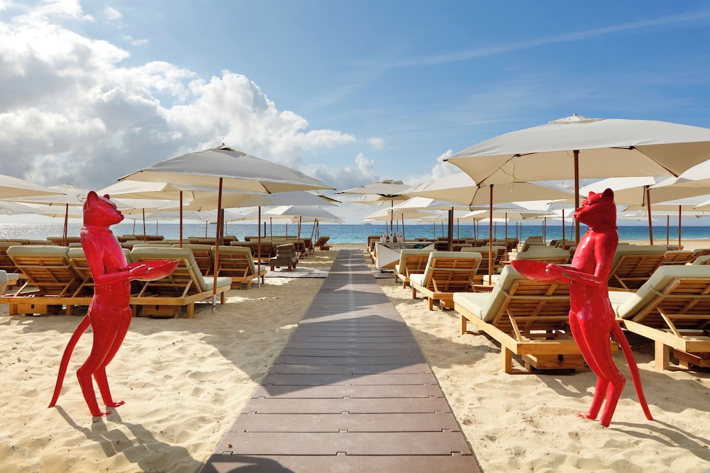 The Unexpected Ibiza Hotel - Ushuaïa Club entrance included — Beach in Playa d'en Bossa, Balearic Islands