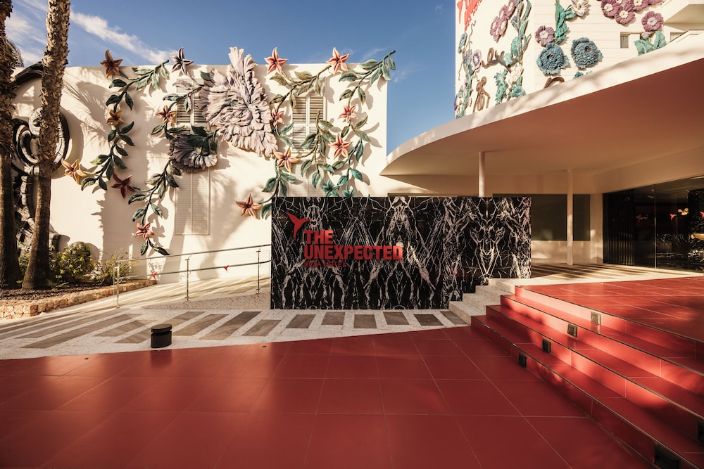 The Unexpected Ibiza Hotel - Ushuaïa Club entrance included — Hotel building in Playa d'en Bossa, Balearic Islands