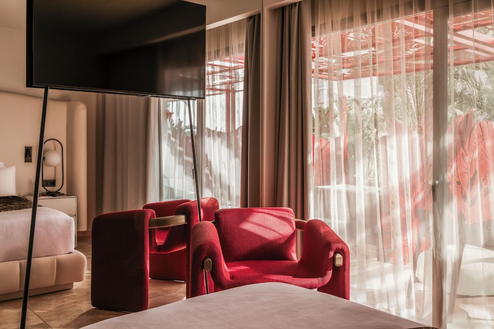 The Unexpected Ibiza Hotel - Ushuaïa Club entrance included — Hotel rooms in Playa d'en Bossa, Balearic Islands
