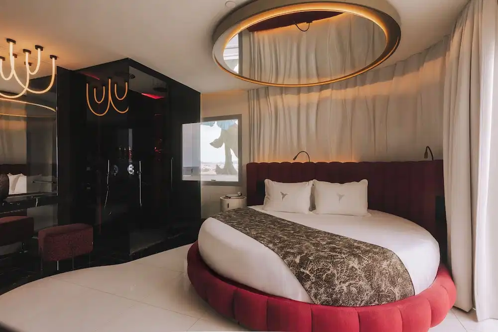 The Unexpected Ibiza Hotel - Ushuaïa Club entrance included — Hotel rooms in Playa d'en Bossa, Balearic Islands